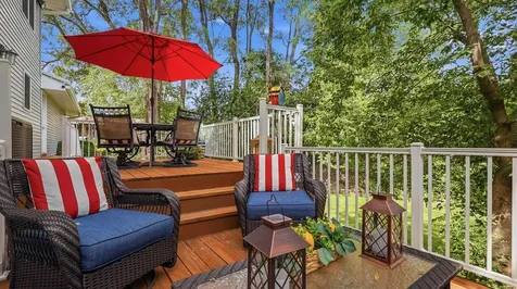 729 Brookview Dubuque IA 52003