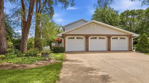 729 Brookview Dubuque IA 52003