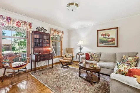 729 Brookview Dubuque IA 52003