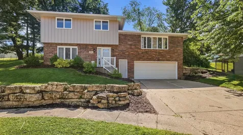 895 Berkley Dubuque IA 52001