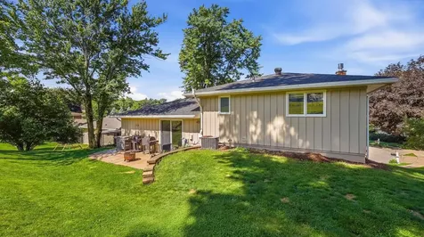 895 Berkley Dubuque IA 52001