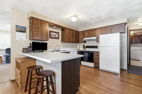 813 SW 4th Cascade IA 52033