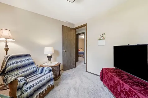 813 SW 4th Cascade IA 52033