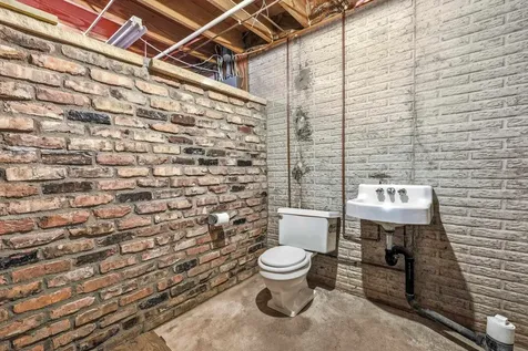 813 SW 4th Cascade IA 52033