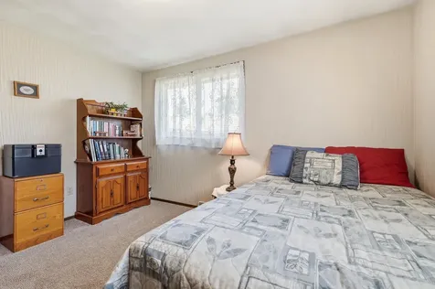 813 SW 4th Cascade IA 52033