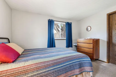 813 SW 4th Cascade IA 52033