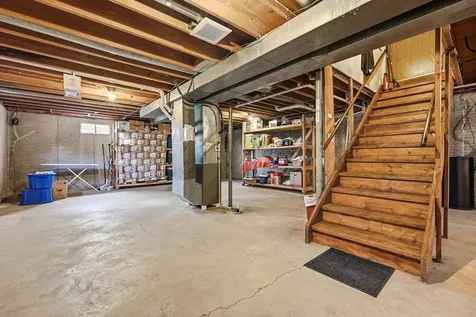 813 SW 4th Cascade IA 52033
