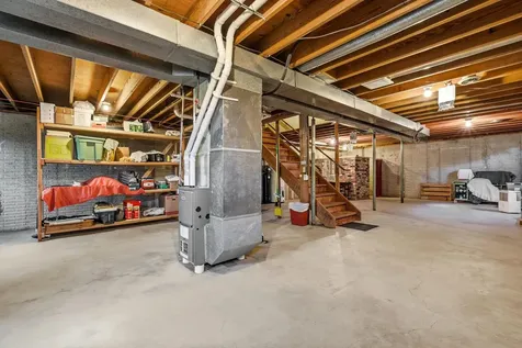 813 SW 4th Cascade IA 52033