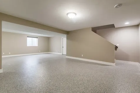 2619 Millstone Dubuque IA 52002