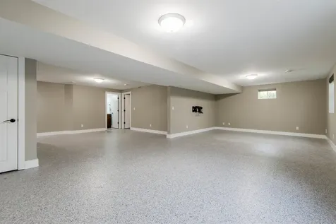 2619 Millstone Dubuque IA 52002