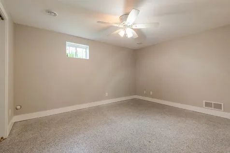 2619 Millstone Dubuque IA 52002