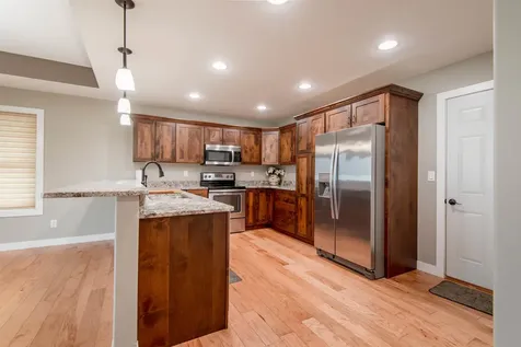 2619 Millstone Dubuque IA 52002