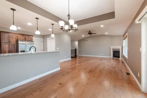 2619 Millstone Dubuque IA 52002