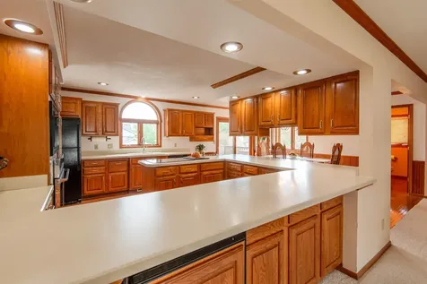 864 Carriage Hill Dubuque IA 52003