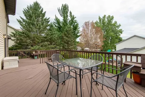 864 Carriage Hill Dubuque IA 52003