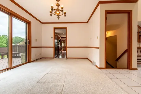 864 Carriage Hill Dubuque IA 52003