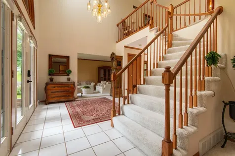 864 Carriage Hill Dubuque IA 52003