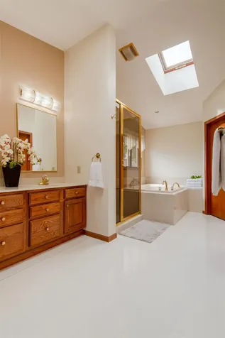 864 Carriage Hill Dubuque IA 52003