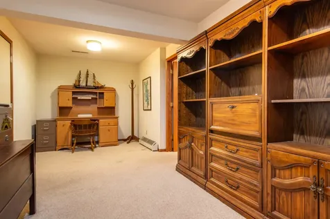 864 Carriage Hill Dubuque IA 52003