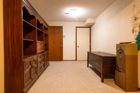 864 Carriage Hill Dubuque IA 52003