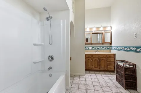 1209 Vernon Dubuque IA 52001