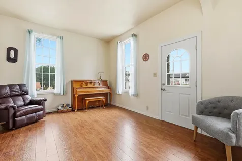 1209 Vernon Dubuque IA 52001