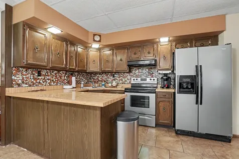 1223 Rhomberg Dubuque IA 52001