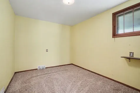 1223 Rhomberg Dubuque IA 52001
