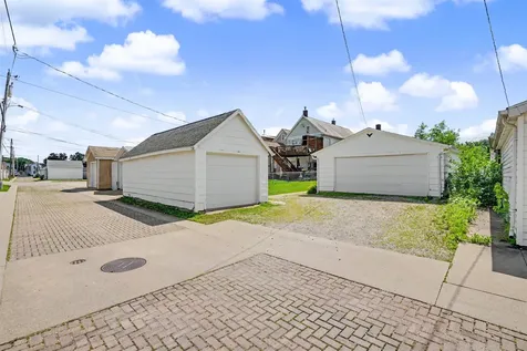 1223 Rhomberg Dubuque IA 52001