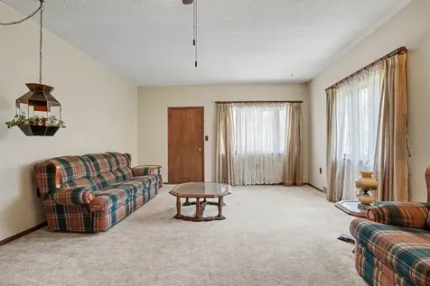 1223 Rhomberg Dubuque IA 52001
