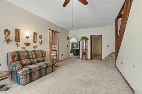 1223 Rhomberg Dubuque IA 52001