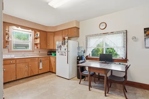 910 SW Carter Elkader IA 52043