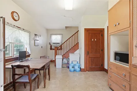 910 SW Carter Elkader IA 52043