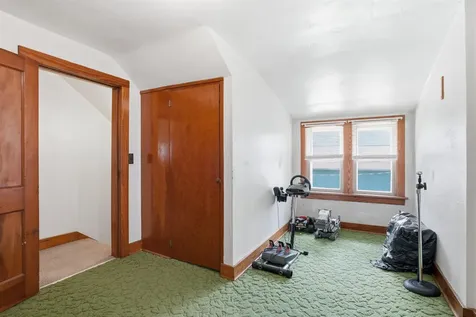 910 SW Carter Elkader IA 52043