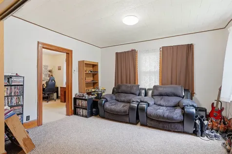 910 SW Carter Elkader IA 52043