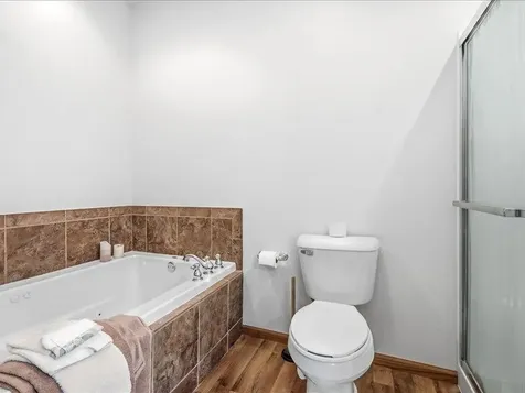 2205 N Riverview Bellevue IA 52031