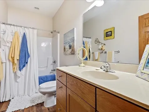2205 N Riverview Bellevue IA 52031