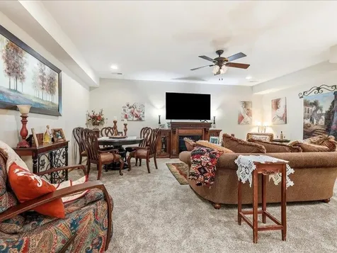 2205 N Riverview Bellevue IA 52031