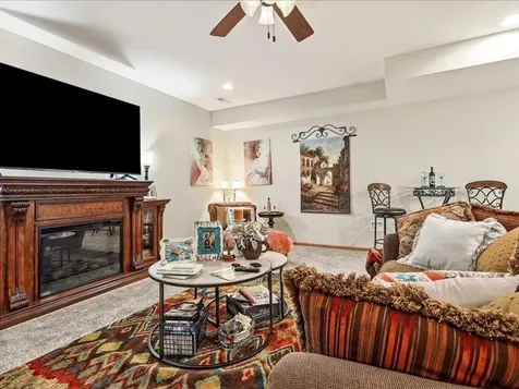 2205 N Riverview Bellevue IA 52031