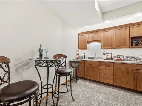 2205 N Riverview Bellevue IA 52031