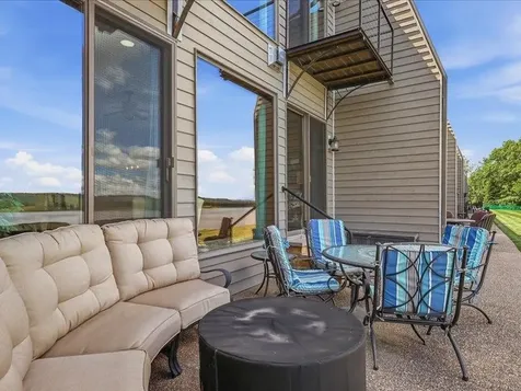 2205 N Riverview Bellevue IA 52031