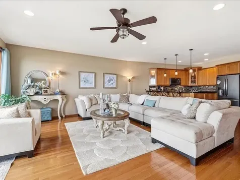 2205 N Riverview Bellevue IA 52031