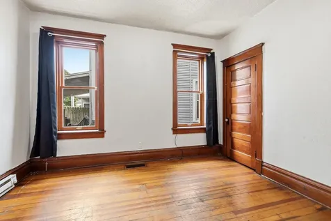 2515 Central Dubuque IA 52001