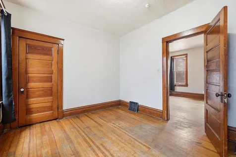 2515 Central Dubuque IA 52001