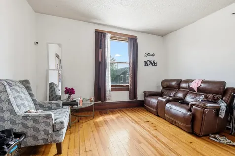 2515 Central Dubuque IA 52001