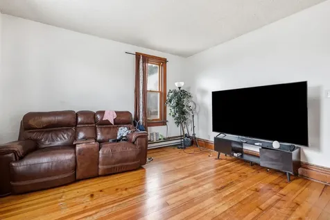 2515 Central Dubuque IA 52001