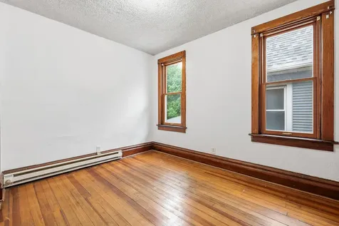 2515 Central Dubuque IA 52001