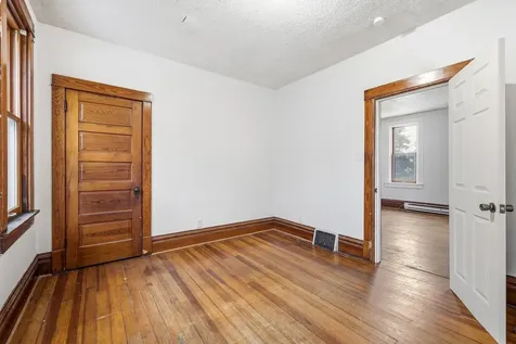 2515 Central Dubuque IA 52001