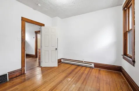 2515 Central Dubuque IA 52001