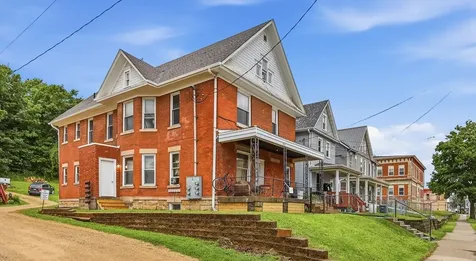 2515 Central Dubuque IA 52001